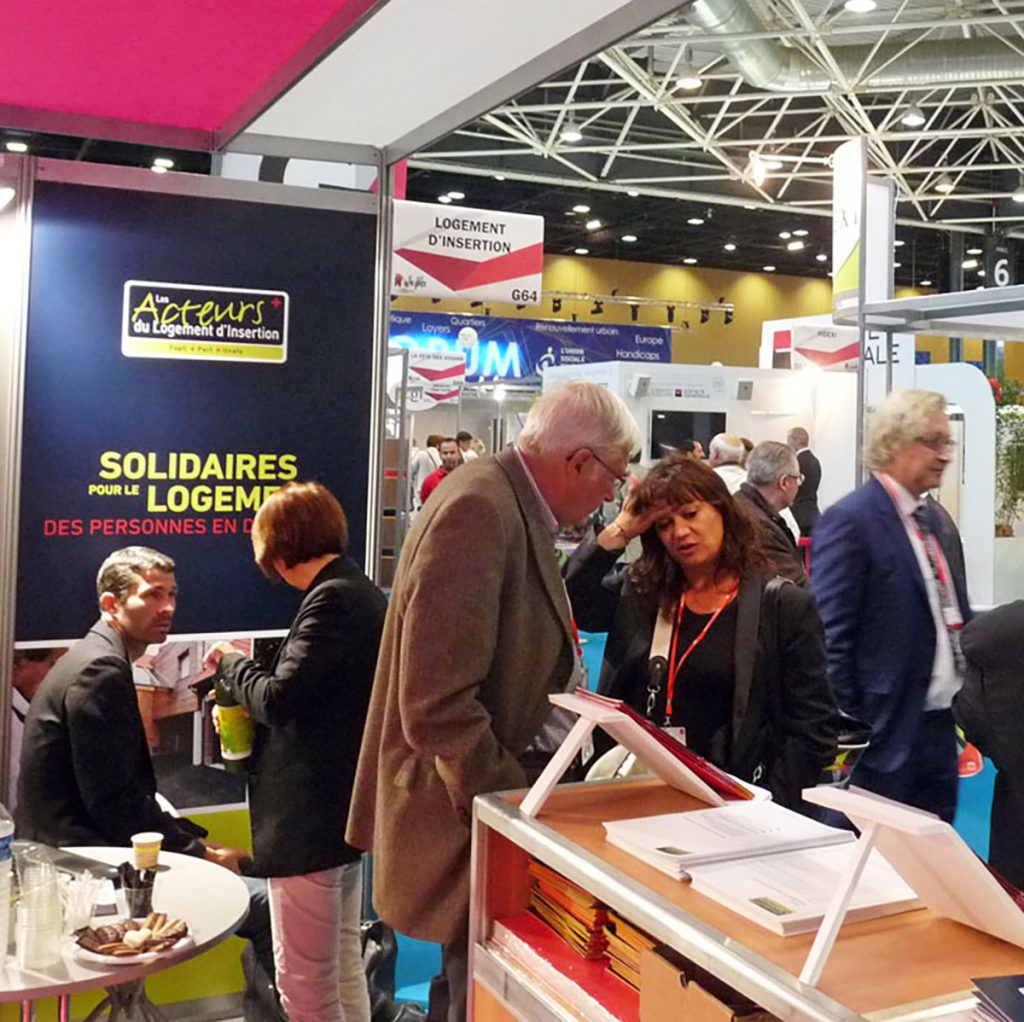 Les ALI - Stand H'Expo 2015 - Photo 4 Habillage d'un stand d'exposition créé pour les Acteurs du Logement d'Insertion par Caramel & Paprika - Photo 4 prise sur le stand H'Expo 2014 (Photo © Les ALI)