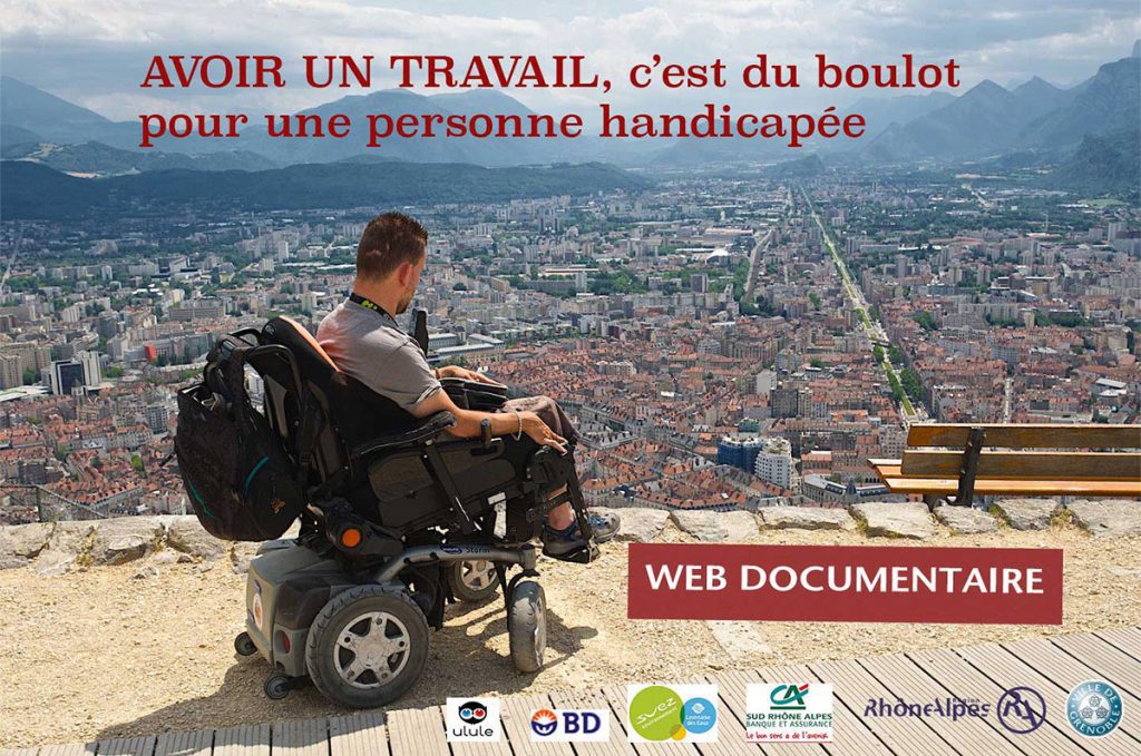 Photo extraite de l'exposition de portraits sur l'emploi des personnes en situation de handicap créée par Caramel & Paprika pour La Belle Echappée - Ecran générique du web documentaire "Avoir un travail, c'est du boulot…" (création © Laurent Cistac)